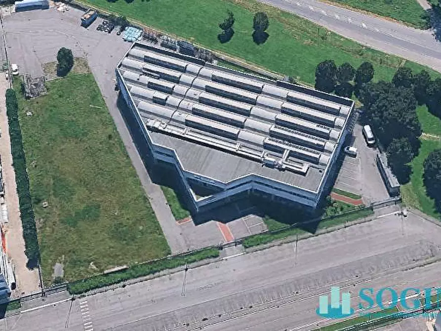 Immagine 3 di Capannone industriale in vendita  in Via Roggia Vailata 35 a Treviglio