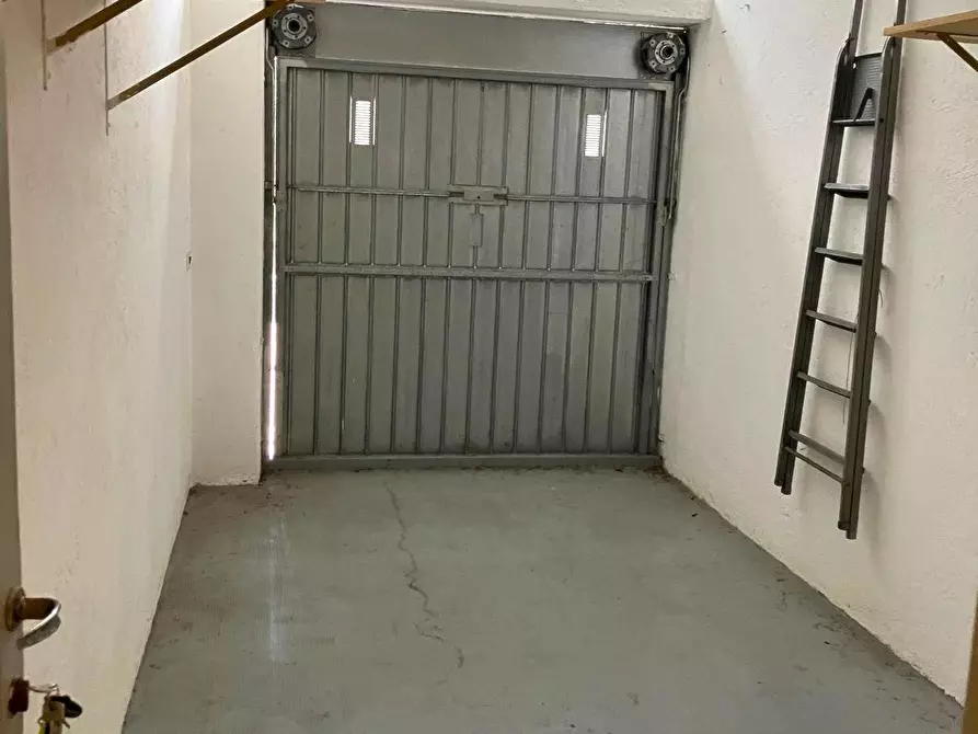 Immagine 7 di Box auto in vendita  in via guanella 4 a Como