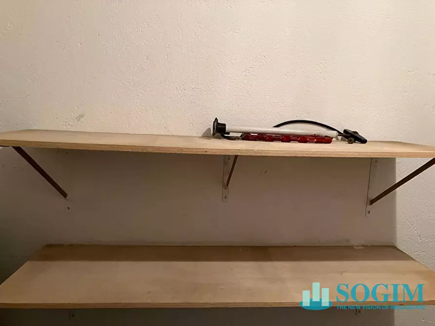 Immagine 8 di Box auto in vendita  in via guanella 4 a Como
