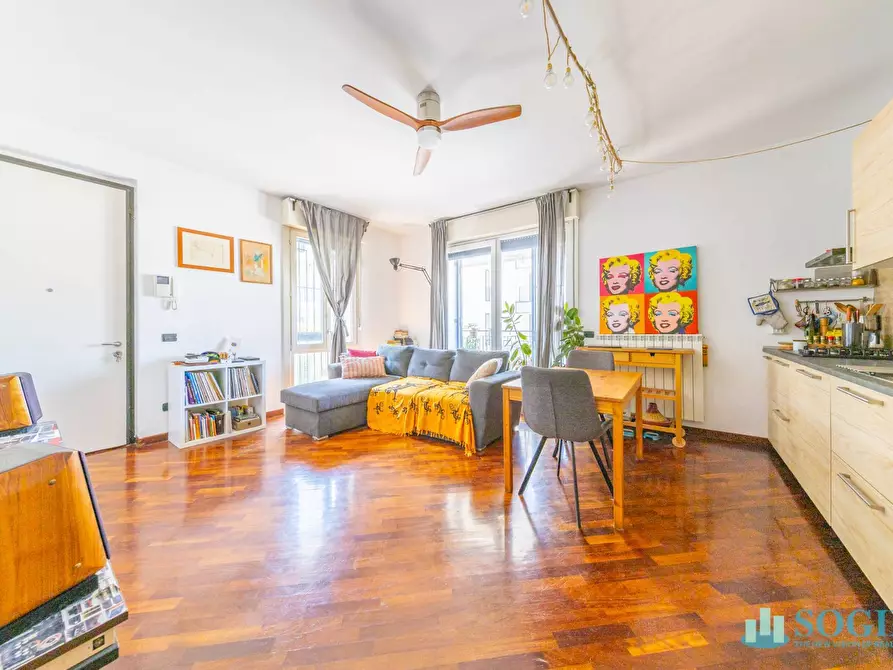 Immagine 2 di Appartamento in vendita  in VIA  MARCO BRUTO 30 a Milano