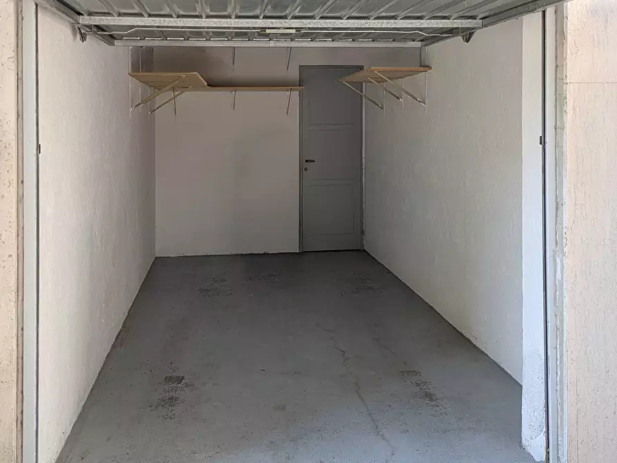 Immagine 7 di Box auto in vendita  in via guanella 4 a Como