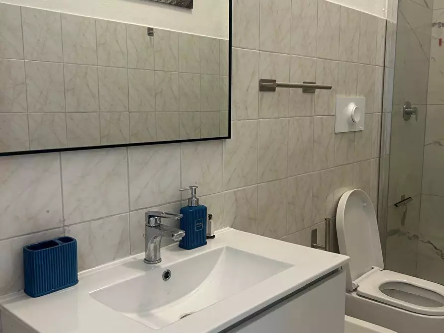 Immagine 18 di Appartamento in affitto  in Via Montegani 6 a Milano