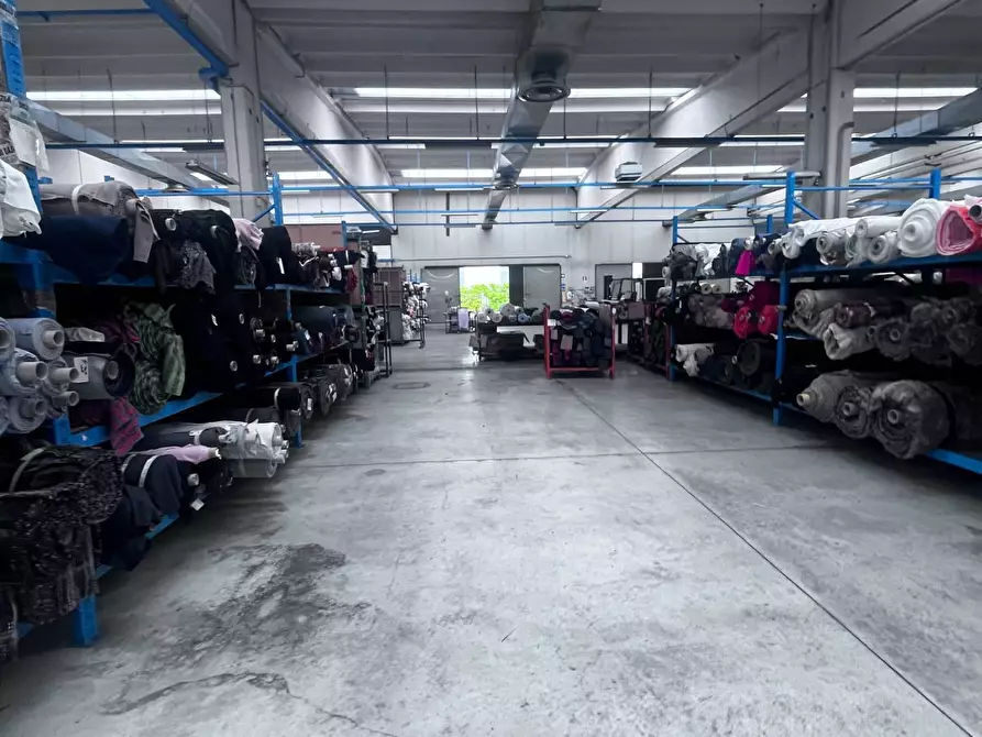 Immagine 4 di Capannone industriale in vendita  in Viale delle Industrie 4 a Lonate Pozzolo