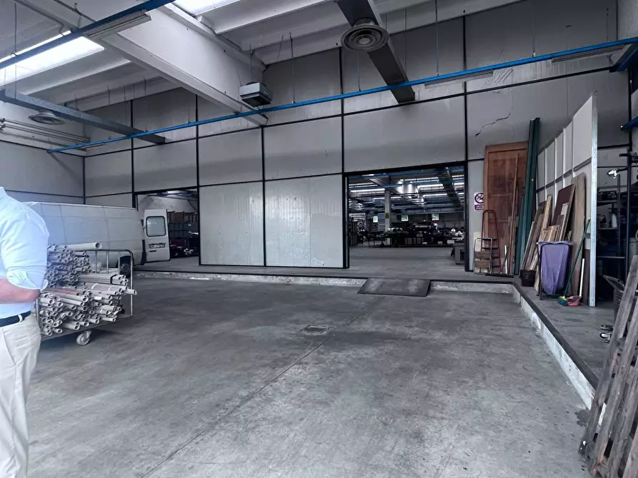 Immagine 10 di Capannone industriale in vendita  in Viale delle Industrie 4 a Lonate Pozzolo