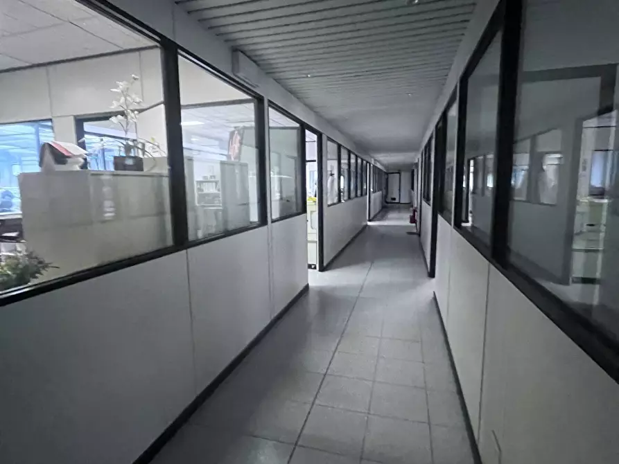 Immagine 11 di Capannone industriale in vendita  in Viale delle Industrie 4 a Lonate Pozzolo