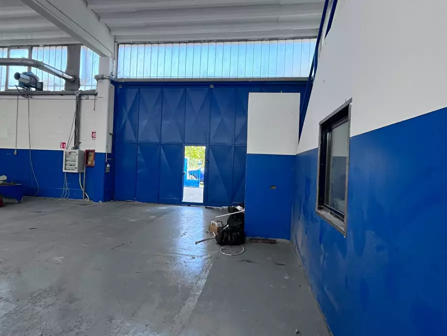 Immagine 10 di Capannone industriale in vendita  in Via Edison 2 a Zibido San Giacomo