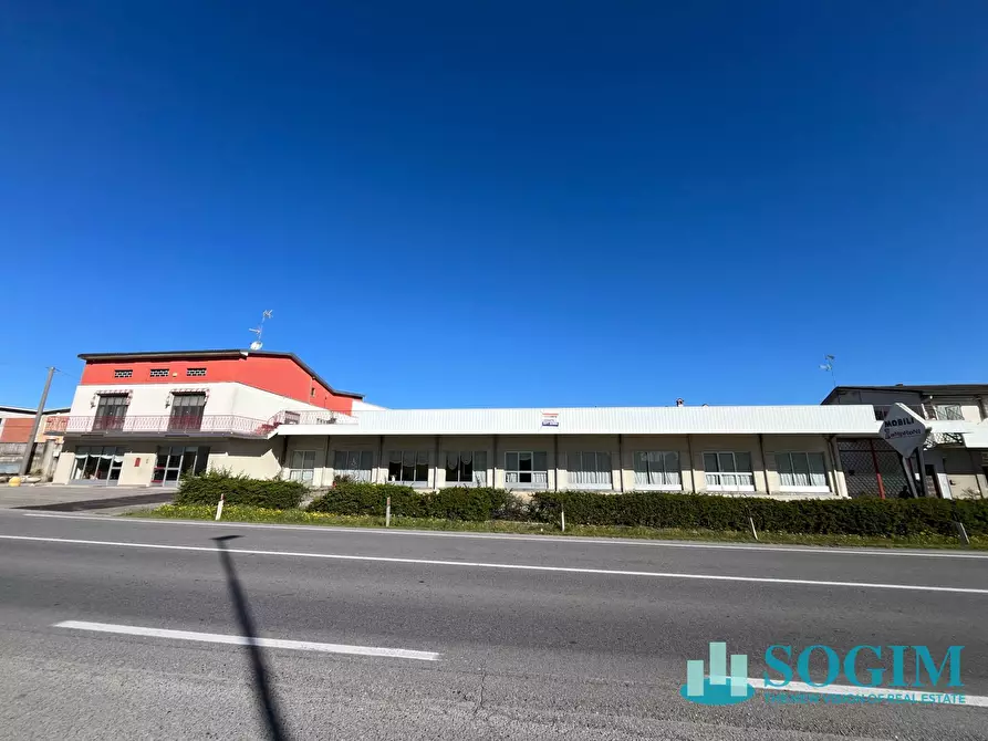 Immagine 1 di Locale commerciale in vendita  in Loc. Mariotto 1 a San Colombano Al Lambro