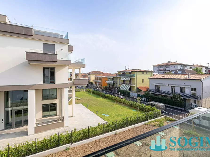 Immagine 40 di Appartamento in vendita  in via micca snc a Cologno Monzese