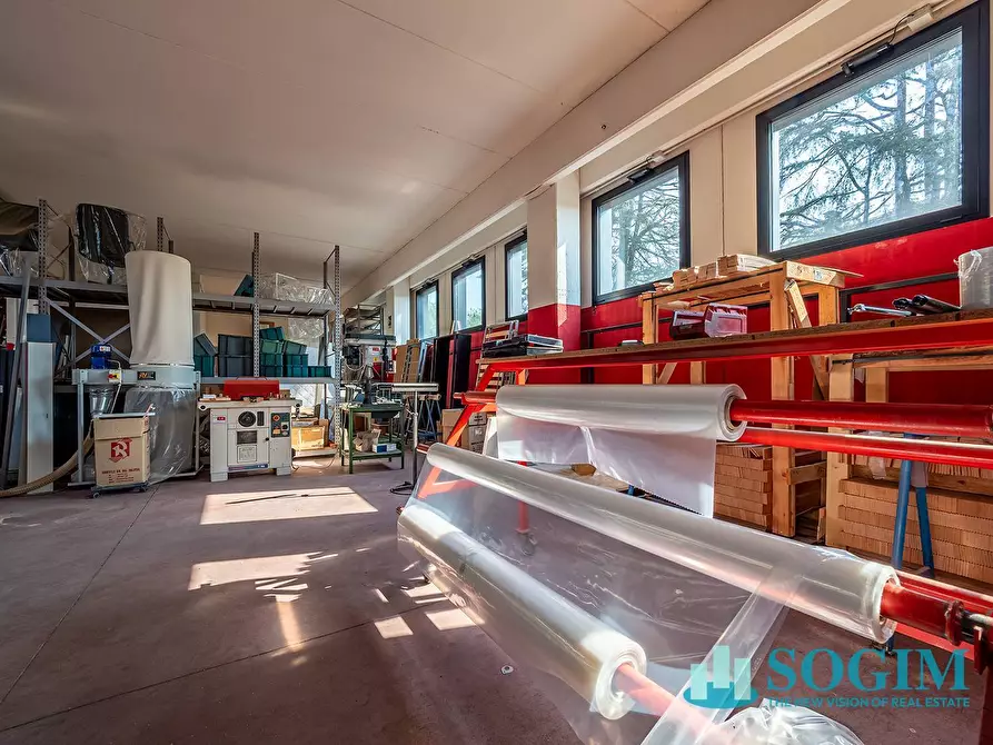 Immagine 19 di Capannone industriale in vendita  in via fugazza 12 a Inverigo