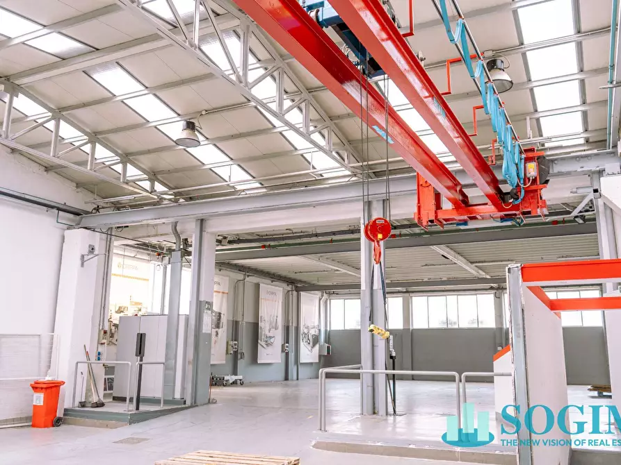 Immagine 3 di Capannone industriale in affitto  in via buonarroti a Arosio