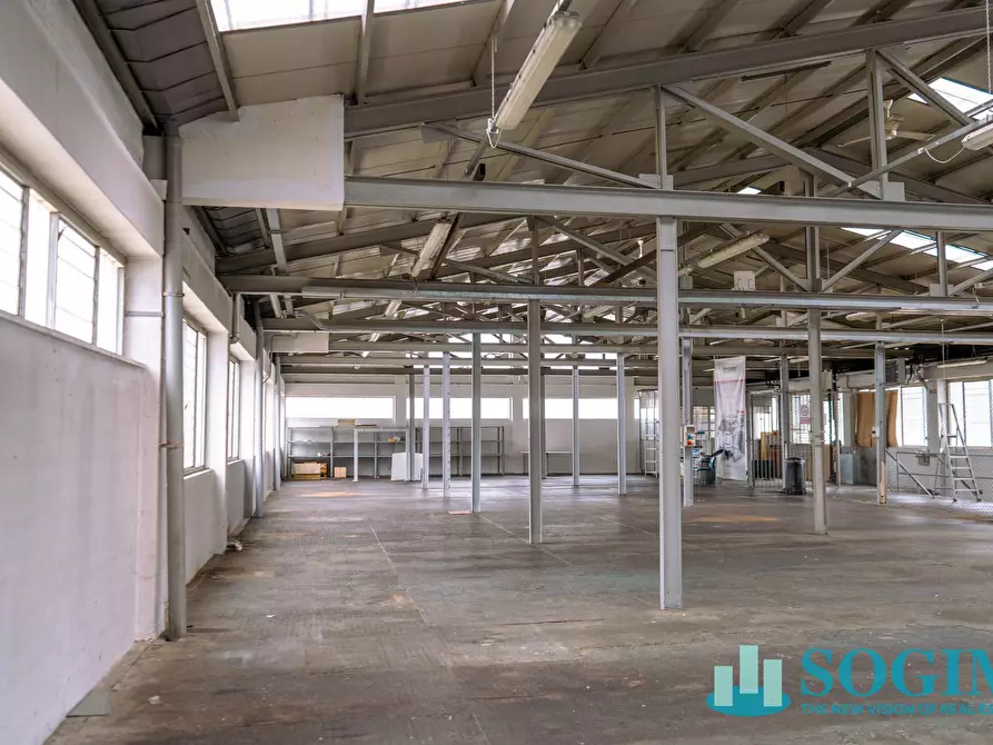 Immagine 15 di Capannone industriale in affitto  in via buonarroti a Arosio