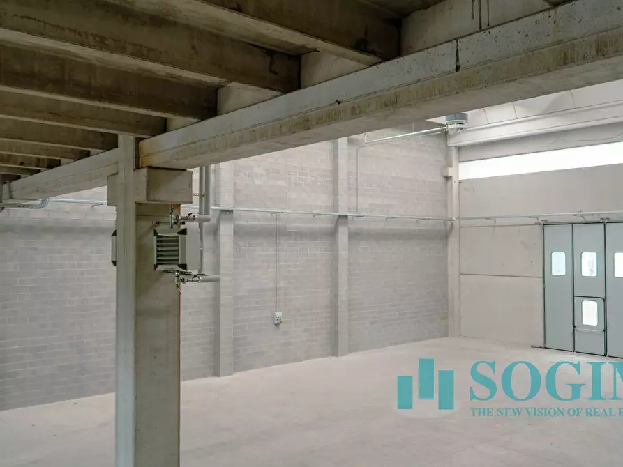 Immagine 16 di Capannone industriale in affitto  in via Delle Industrie a Lentate Sul Seveso