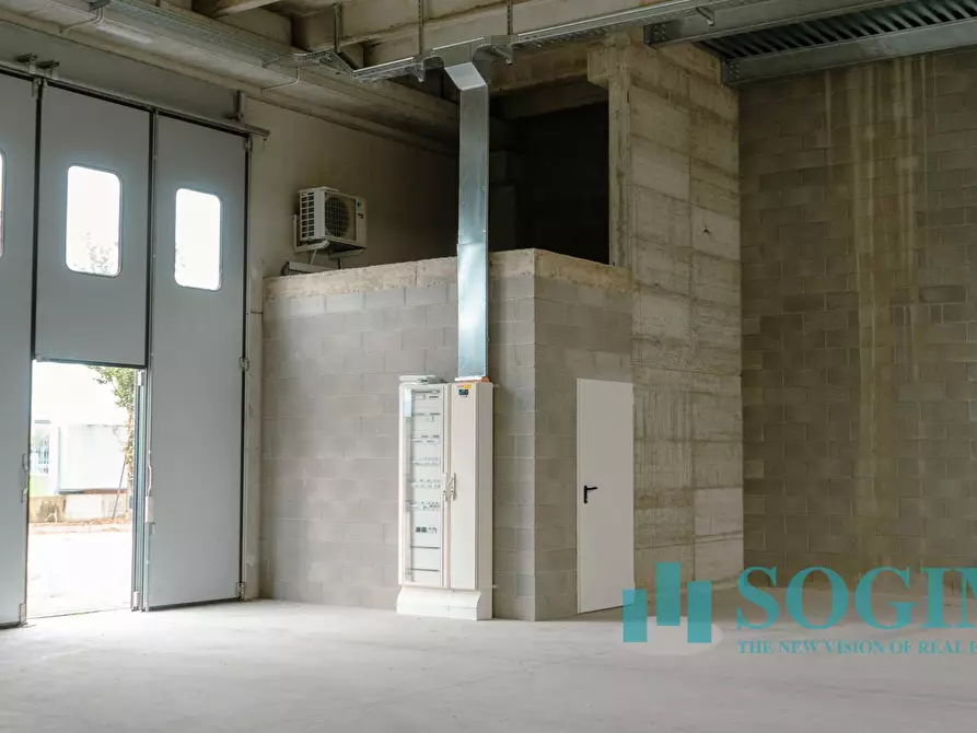 Immagine 24 di Capannone industriale in affitto  in via Delle Industrie a Lentate Sul Seveso