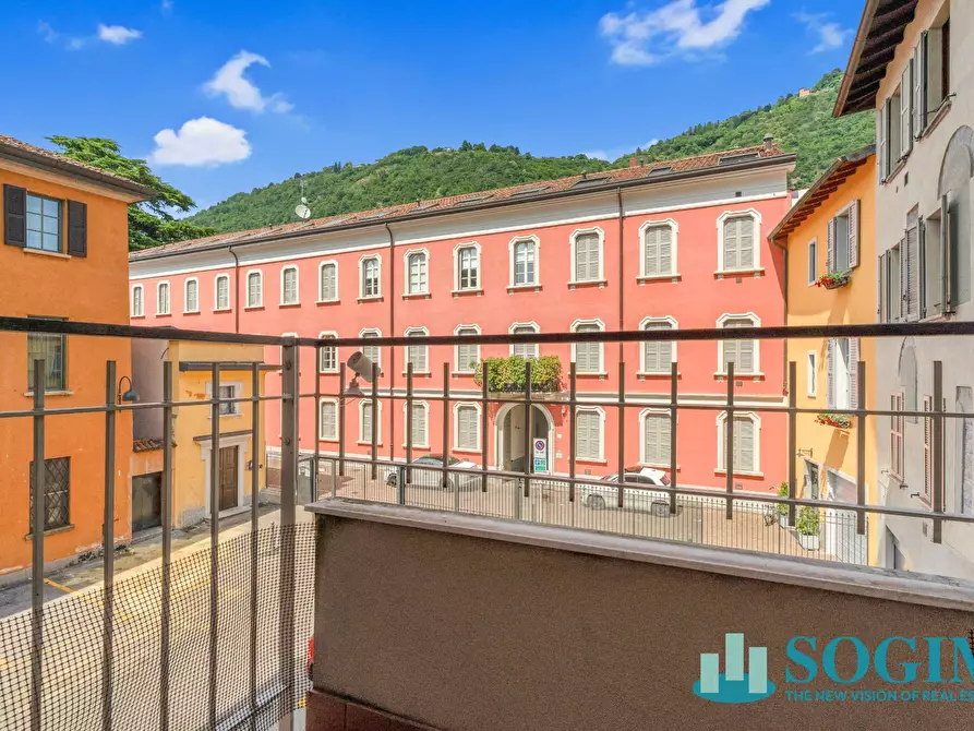 Immagine 23 di Appartamento in vendita  in Piazza Roma a Como