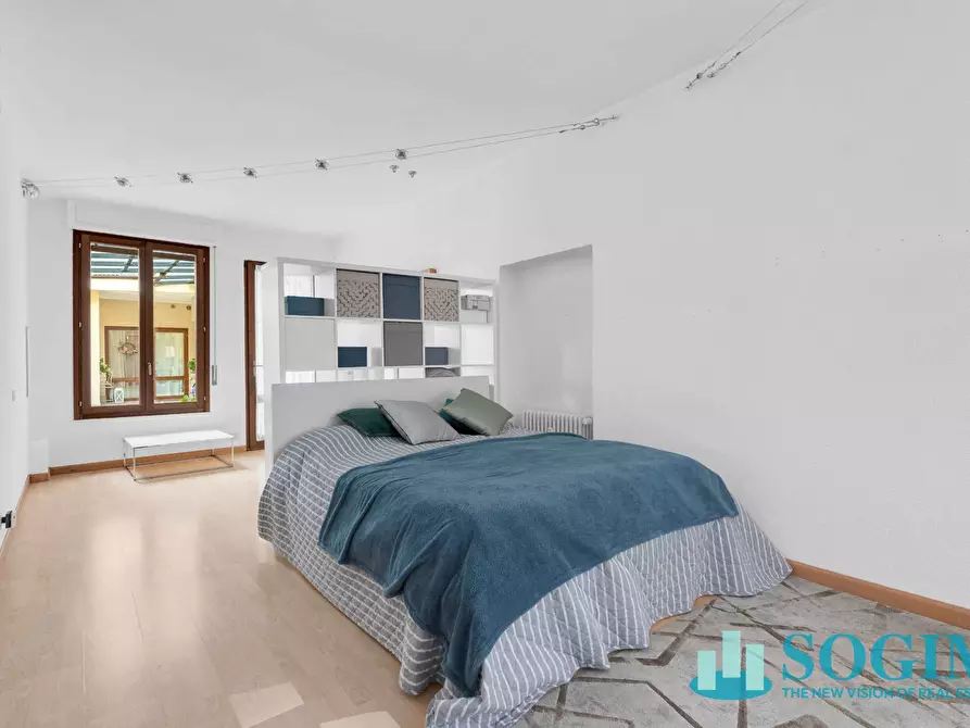 Immagine 18 di Appartamento in vendita  in Piazza Roma a Como