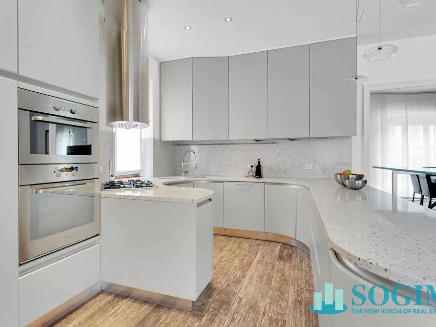 Immagine 6 di Appartamento in vendita  in Piazza Roma a Como