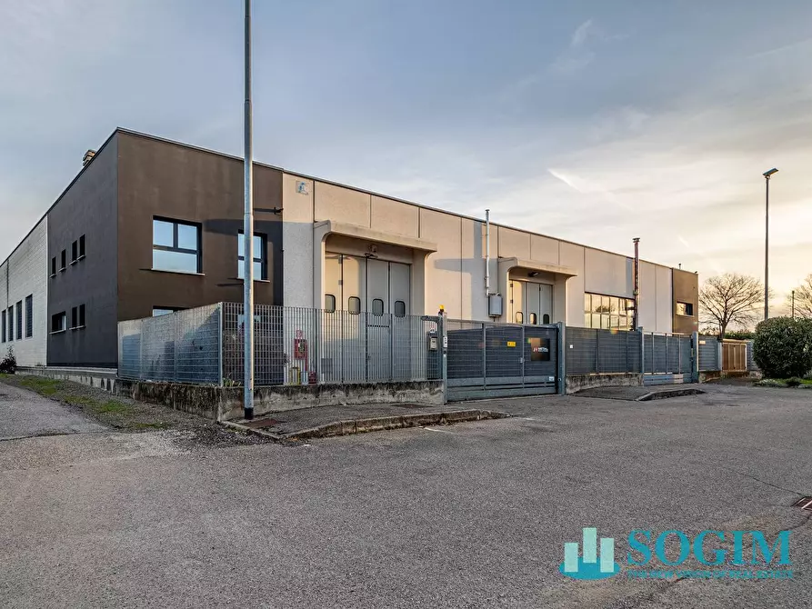 Immagine 3 di Capannone industriale in affitto  in Via Sant'agata 51/B a Mariano Comense