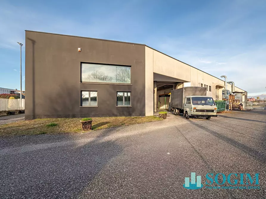 Immagine 5 di Capannone industriale in affitto  in Via Sant'agata 51/B a Mariano Comense