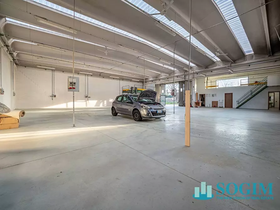 Immagine 7 di Capannone industriale in affitto  in Via Sant'agata 51/B a Mariano Comense