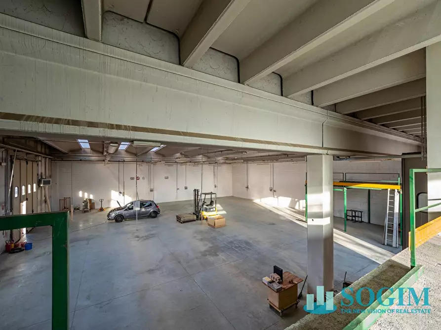 Immagine 15 di Capannone industriale in affitto  in Via Sant'agata 51/B a Mariano Comense