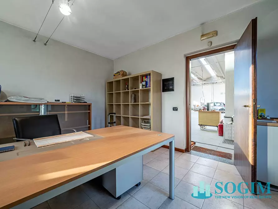 Immagine 17 di Capannone industriale in affitto  in Via Sant'agata 51/B a Mariano Comense