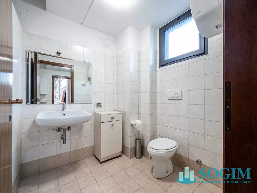 Immagine 19 di Capannone industriale in affitto  in Via Sant'agata 51/B a Mariano Comense