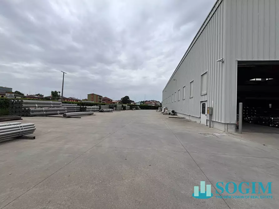 Immagine 2 di Capannone industriale in vendita  in via Dante 55 a Abbiategrasso