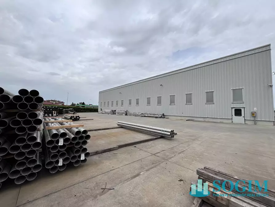 Immagine 45 di Capannone industriale in vendita  in via Dante 55 a Abbiategrasso