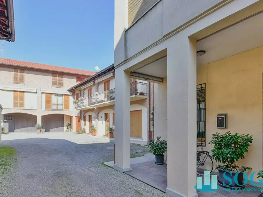 Immagine 6 di Locale commerciale in vendita  in via Vittorio Emanuele 14 a Lazzate