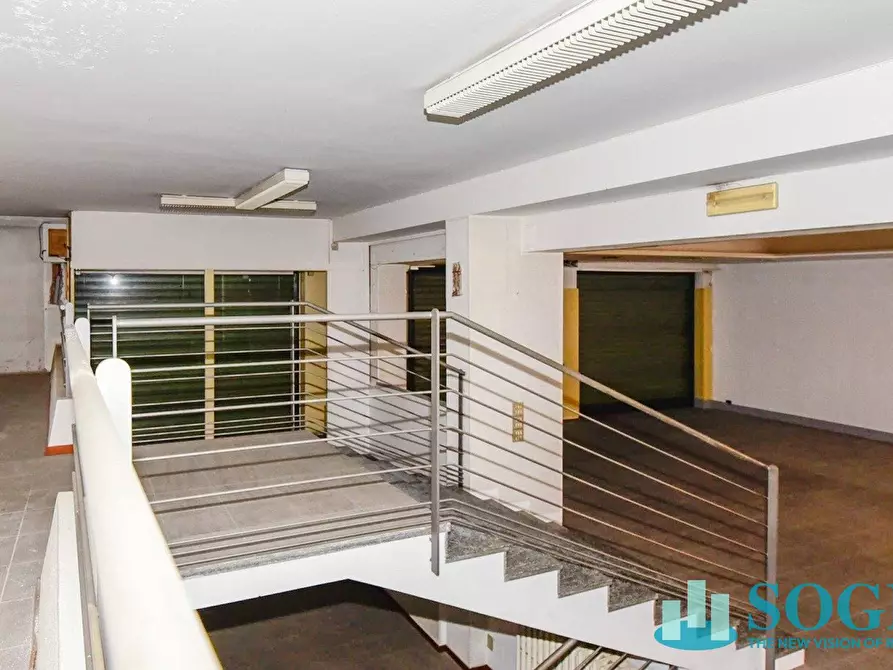 Immagine 11 di Locale commerciale in vendita  in via Vittorio Emanuele 14 a Lazzate