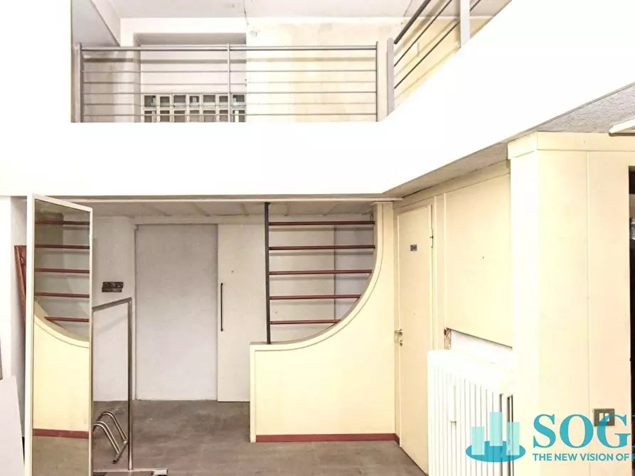 Immagine 11 di Locale commerciale in affitto  in via Vittorio Emanuele 14 a Lazzate