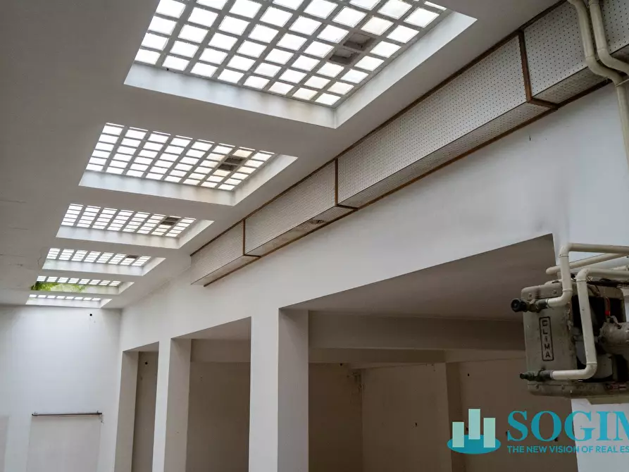 Immagine 13 di Locale commerciale in affitto  in via Vittorio Emanuele 14 a Lazzate