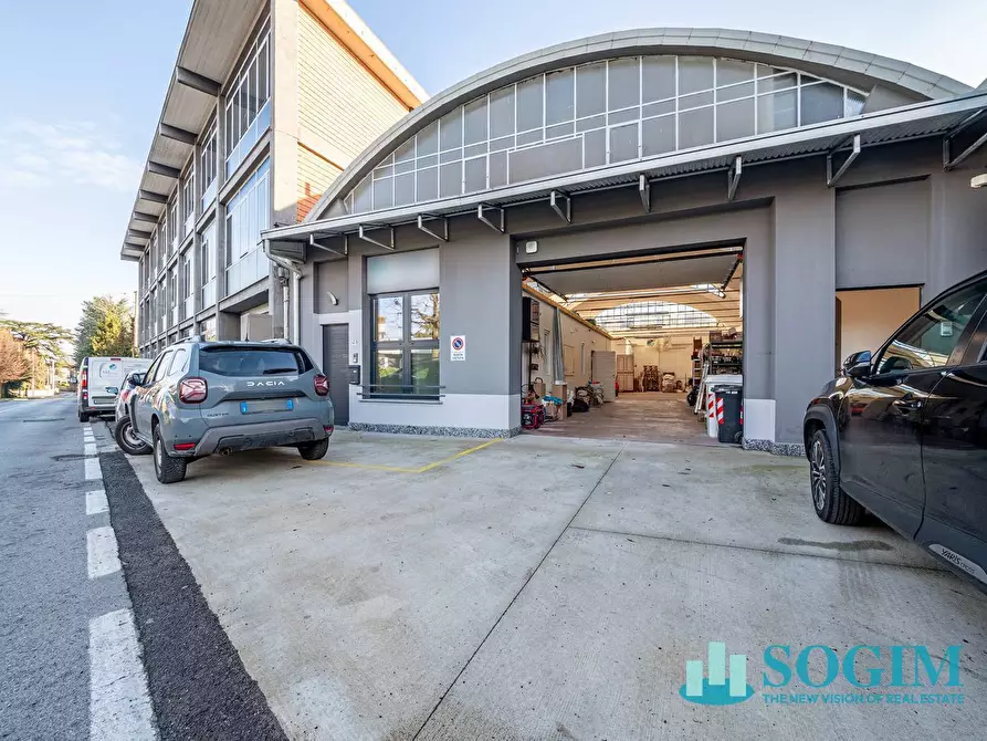 Immagine 2 di Capannone industriale in affitto  in Via carlo Bianchi a Inverigo