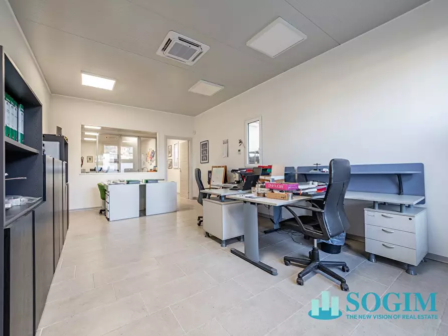 Immagine 3 di Capannone industriale in affitto  in Via carlo Bianchi a Inverigo