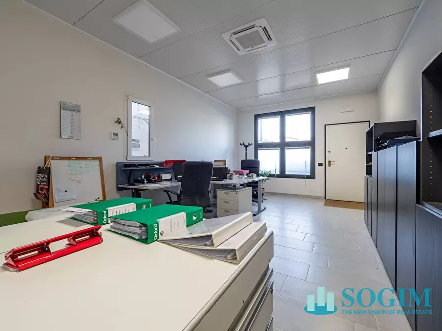 Immagine 5 di Capannone industriale in affitto  in Via carlo Bianchi a Inverigo