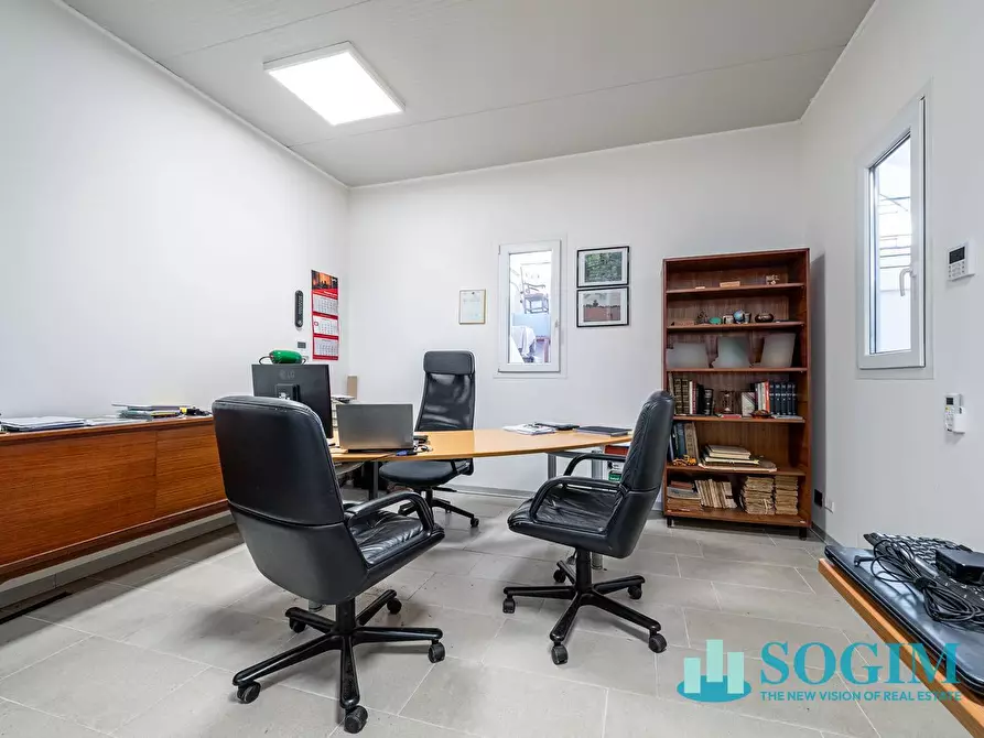 Immagine 20 di Capannone industriale in affitto  in Via carlo Bianchi a Inverigo