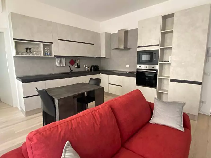 Immagine 2 di Appartamento in affitto  in via Archimede 57 a Milano