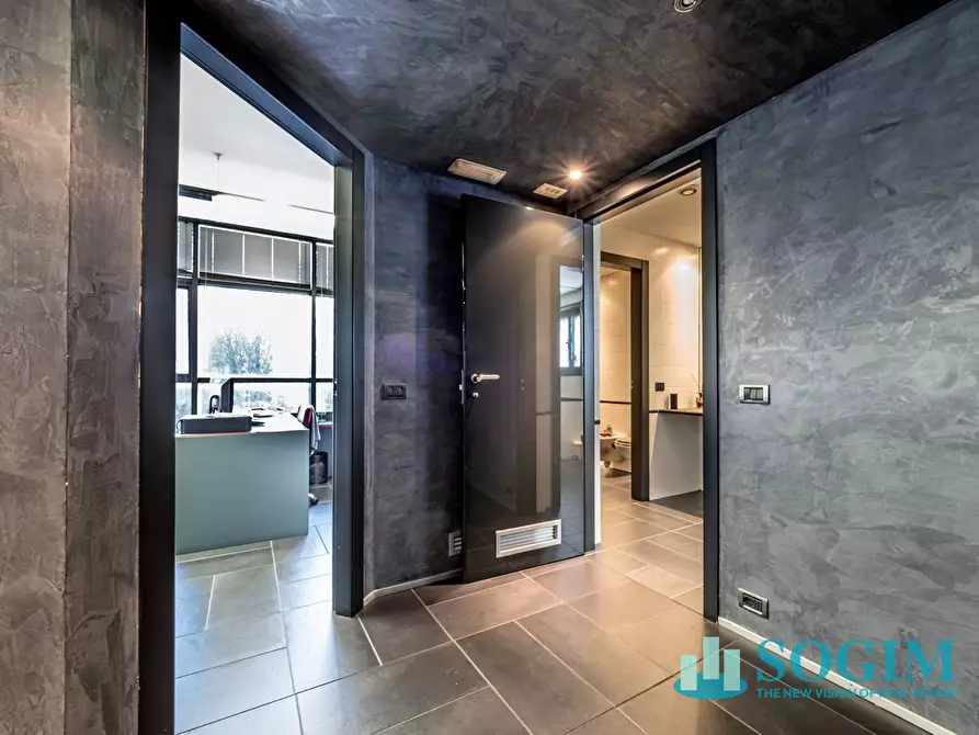 Immagine 10 di Capannone industriale in vendita  in Via Lenticchia a Como