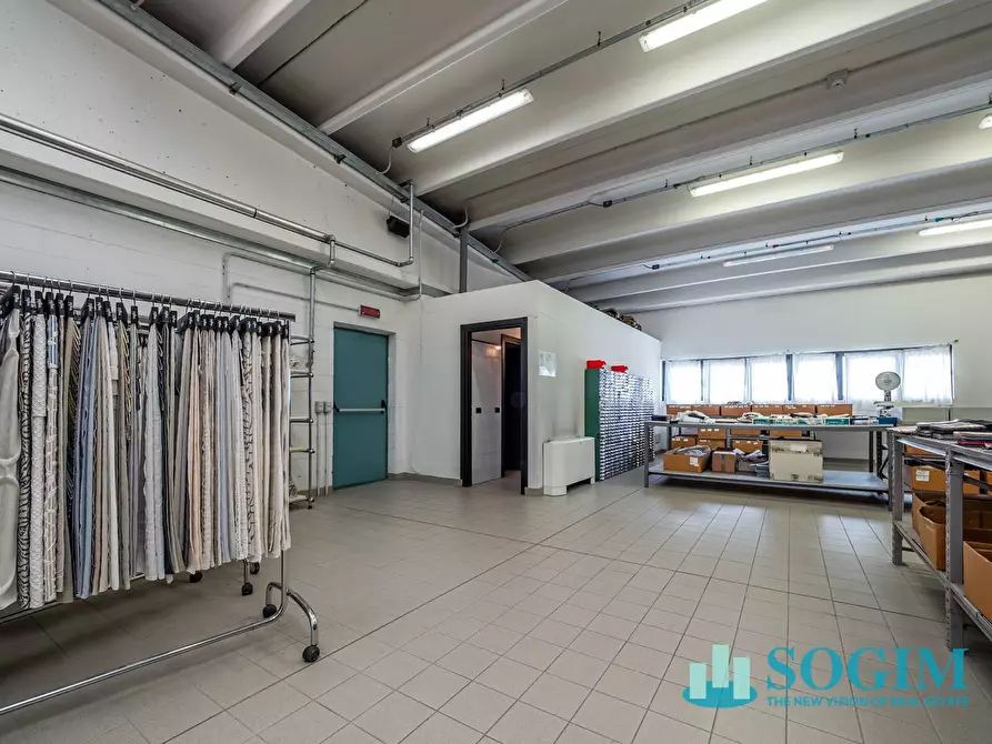 Immagine 21 di Capannone industriale in vendita  in Via Lenticchia a Como