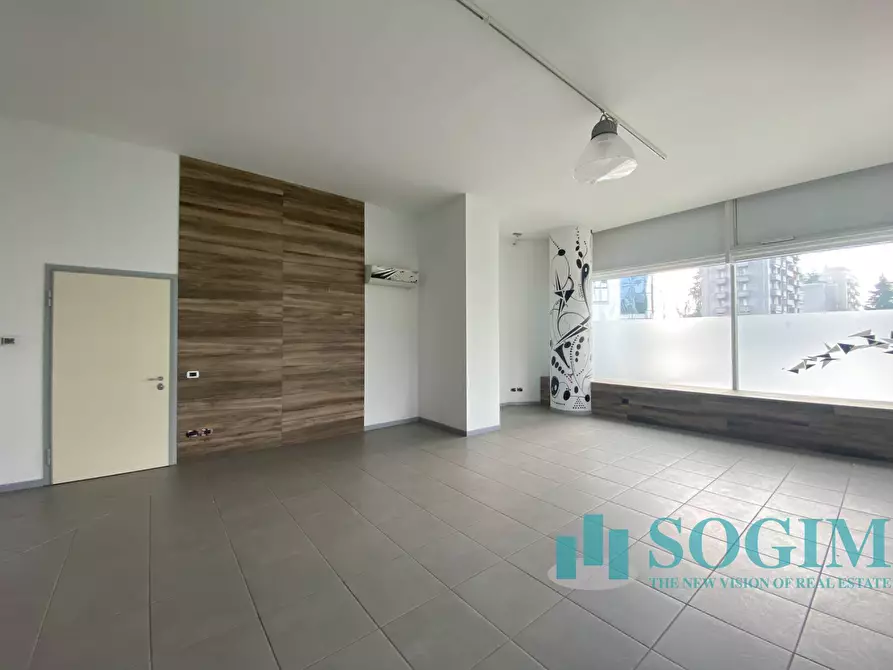 Immagine 4 di Ufficio in affitto  in Via Piceni a Gallarate