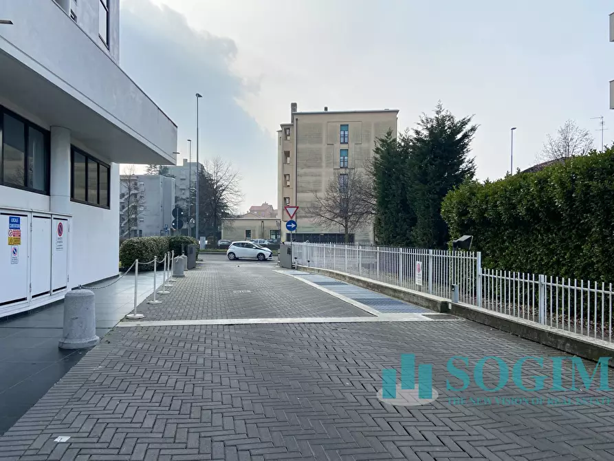Immagine 21 di Ufficio in affitto  in Via Piceni a Gallarate