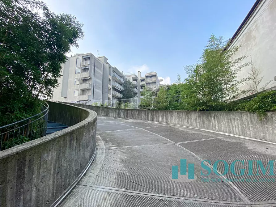 Immagine 23 di Ufficio in affitto  in Via Piceni a Gallarate