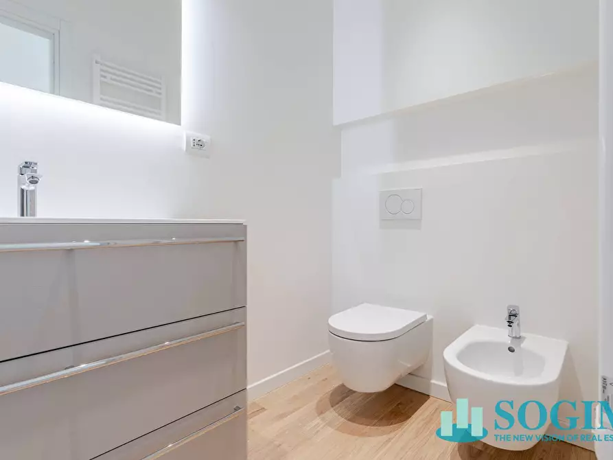 Immagine 19 di Appartamento in vendita  in VIALE STELVIO 51 a Milano