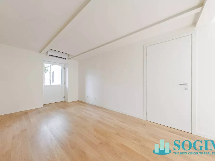 Immagine 17 di Appartamento in vendita  in VIALE STELVIO 51 a Milano