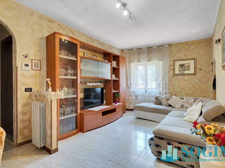 Immagine 11 di Appartamento in vendita  in Via Cristoforo colombo a Albese Con Cassano