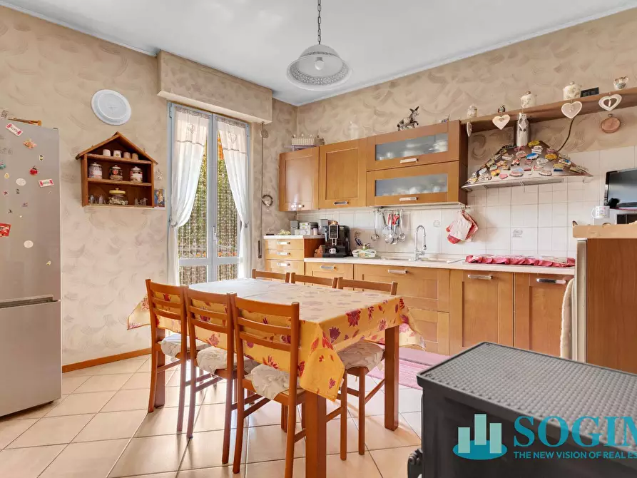 Immagine 2 di Appartamento in vendita  in Via Cristoforo colombo a Albese Con Cassano