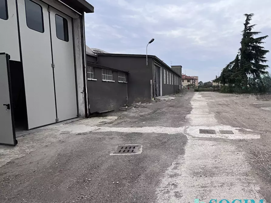 Immagine 7 di Capannone industriale in affitto  in via Silvio Pellico 38 a Abbiategrasso