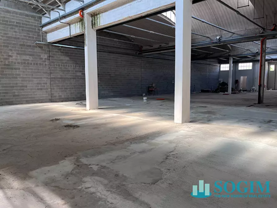 Immagine 9 di Capannone industriale in affitto  in via Silvio Pellico 38 a Abbiategrasso