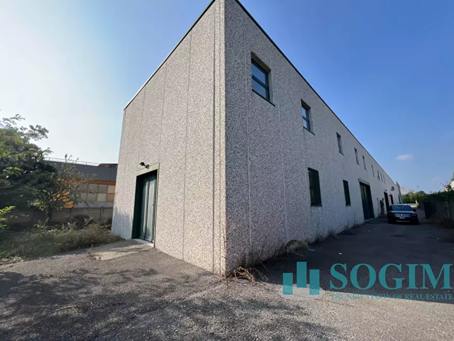 Immagine 1 di Capannone industriale in affitto  in Via Comasina 213 a Mariano Comense