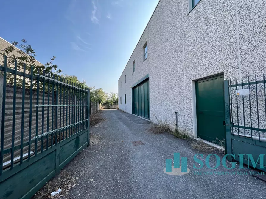 Immagine 3 di Capannone industriale in affitto  in Via Comasina 213 a Mariano Comense